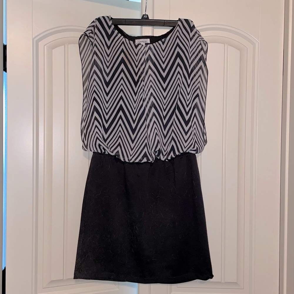 Sleeveless midi dress